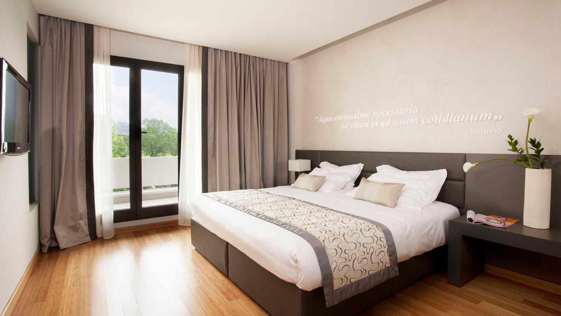 Majestic Double Room Pool Acces