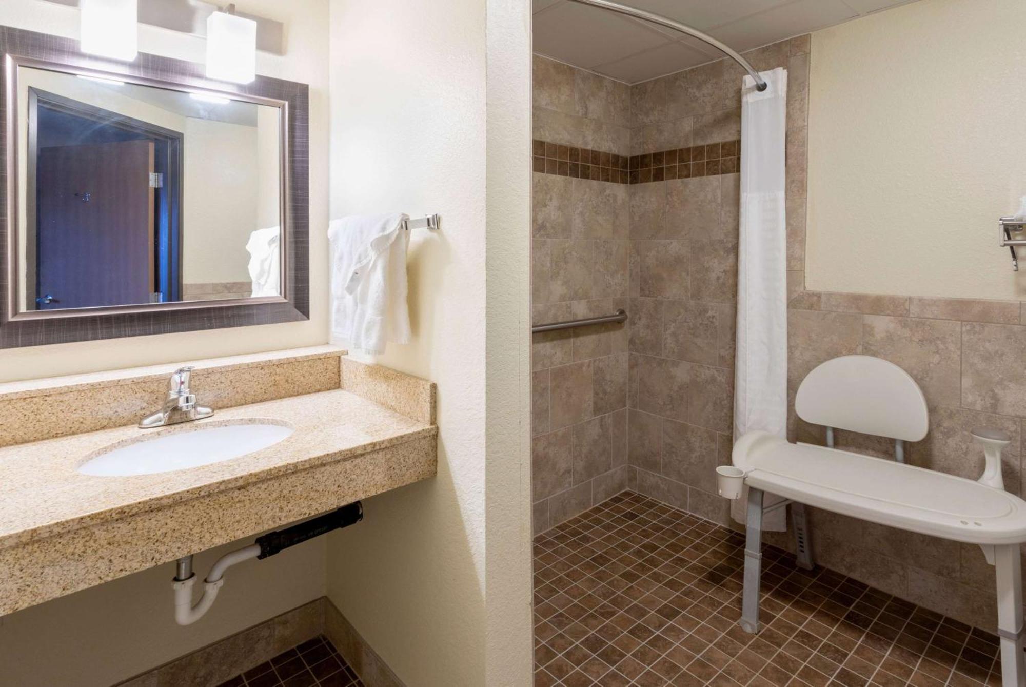 King Room - Mobility Access/Non-Smoking