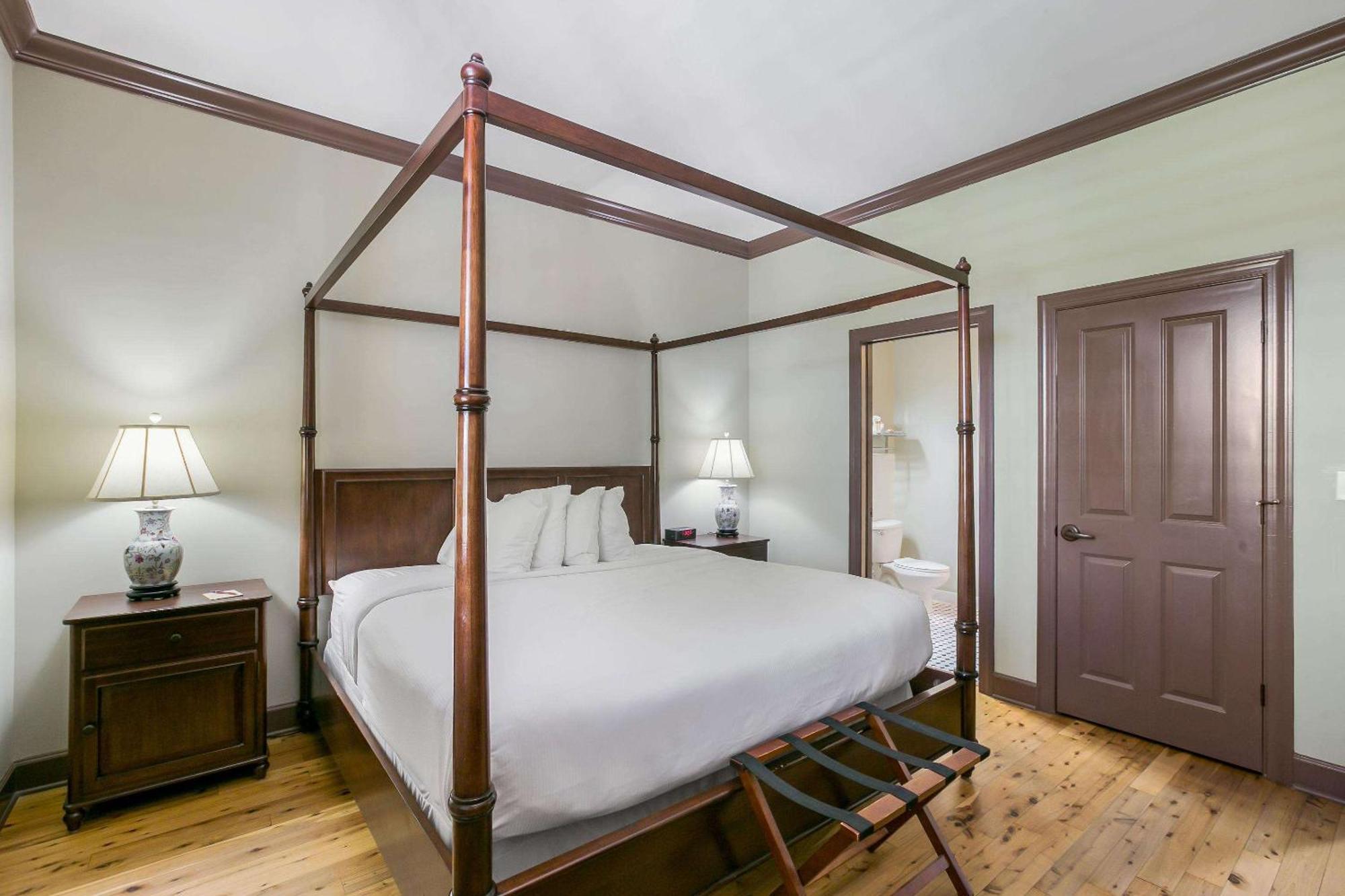 King Triple Room - Non-Smoking