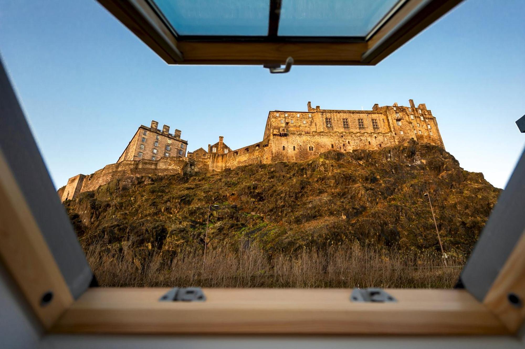 One Double Bed Apartment Castle View