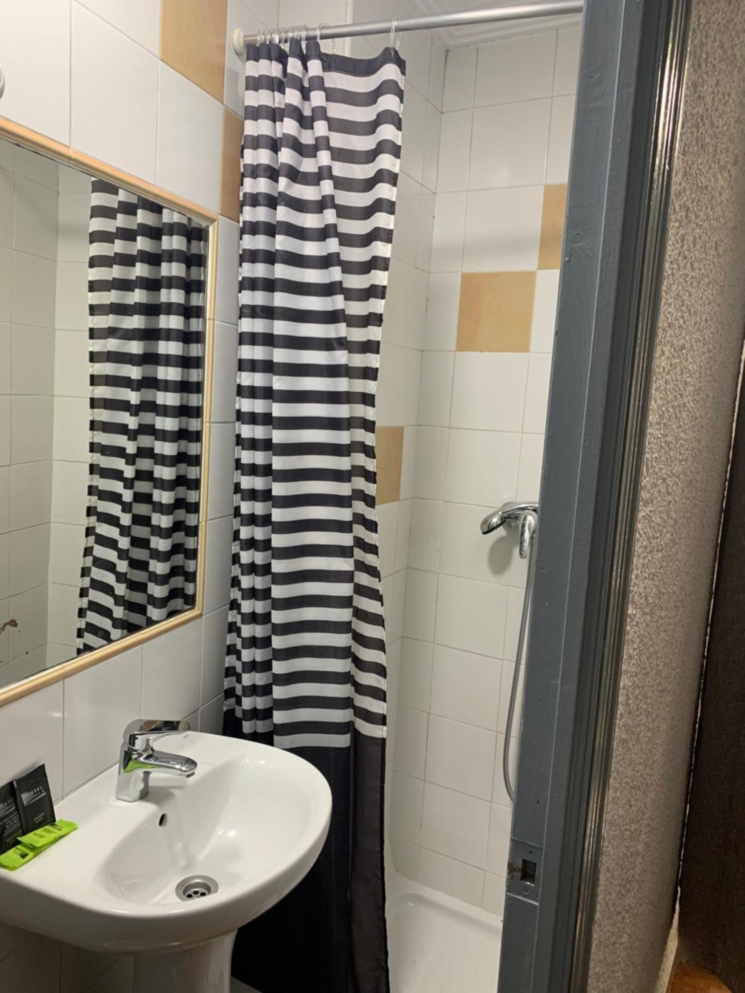 Single Room Private Bathroom