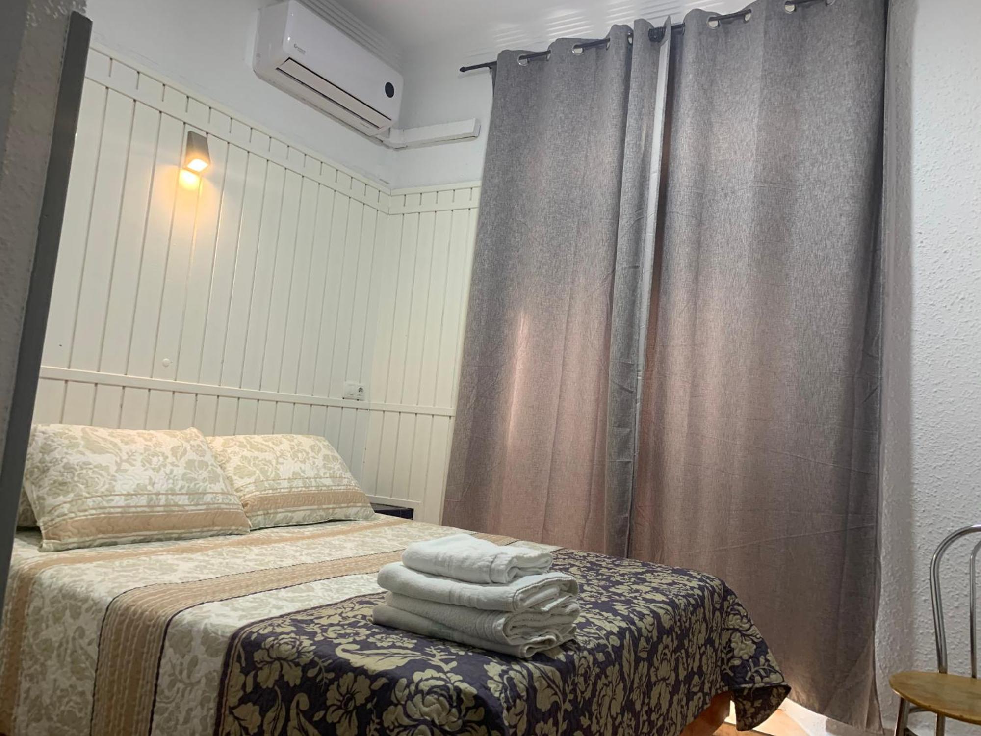 Single Room Private Bathroom