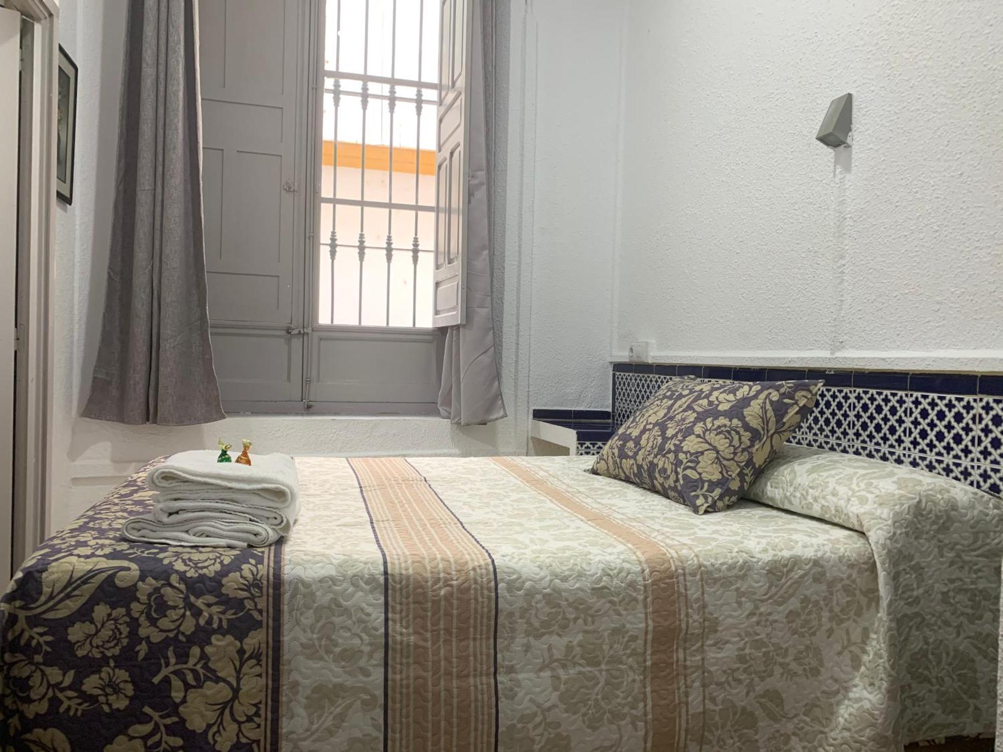Single Room Private Bathroom
