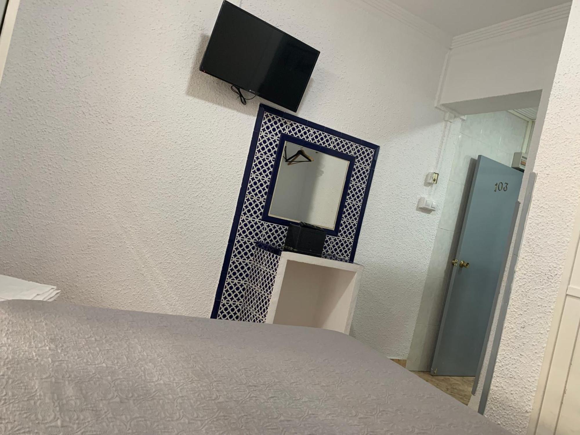 Single Room Private Bathroom