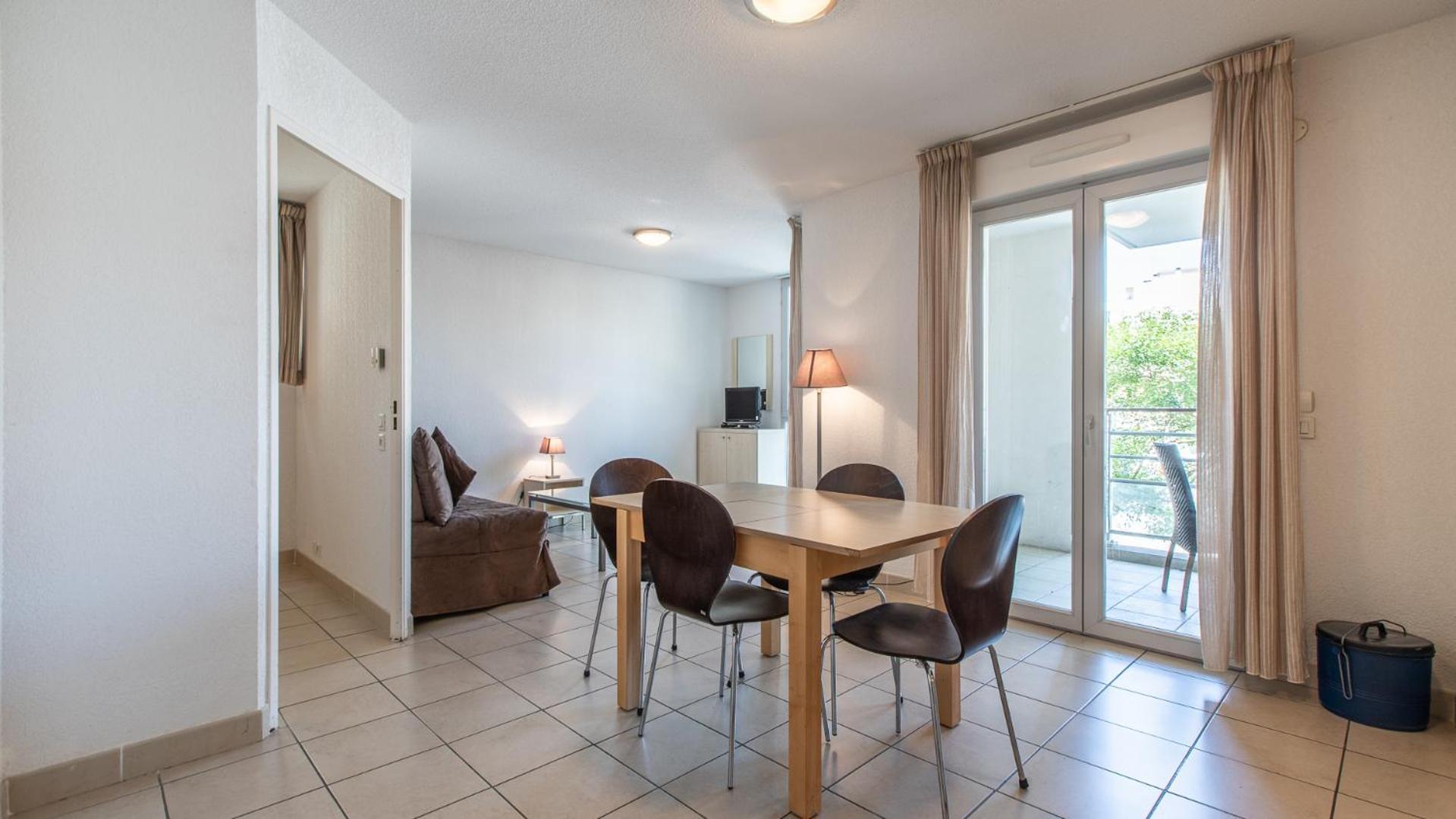 One-Bedroom Apartment