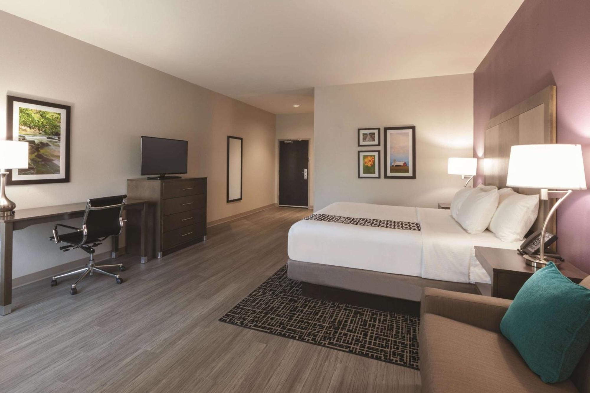 King Room with Sofa Bed