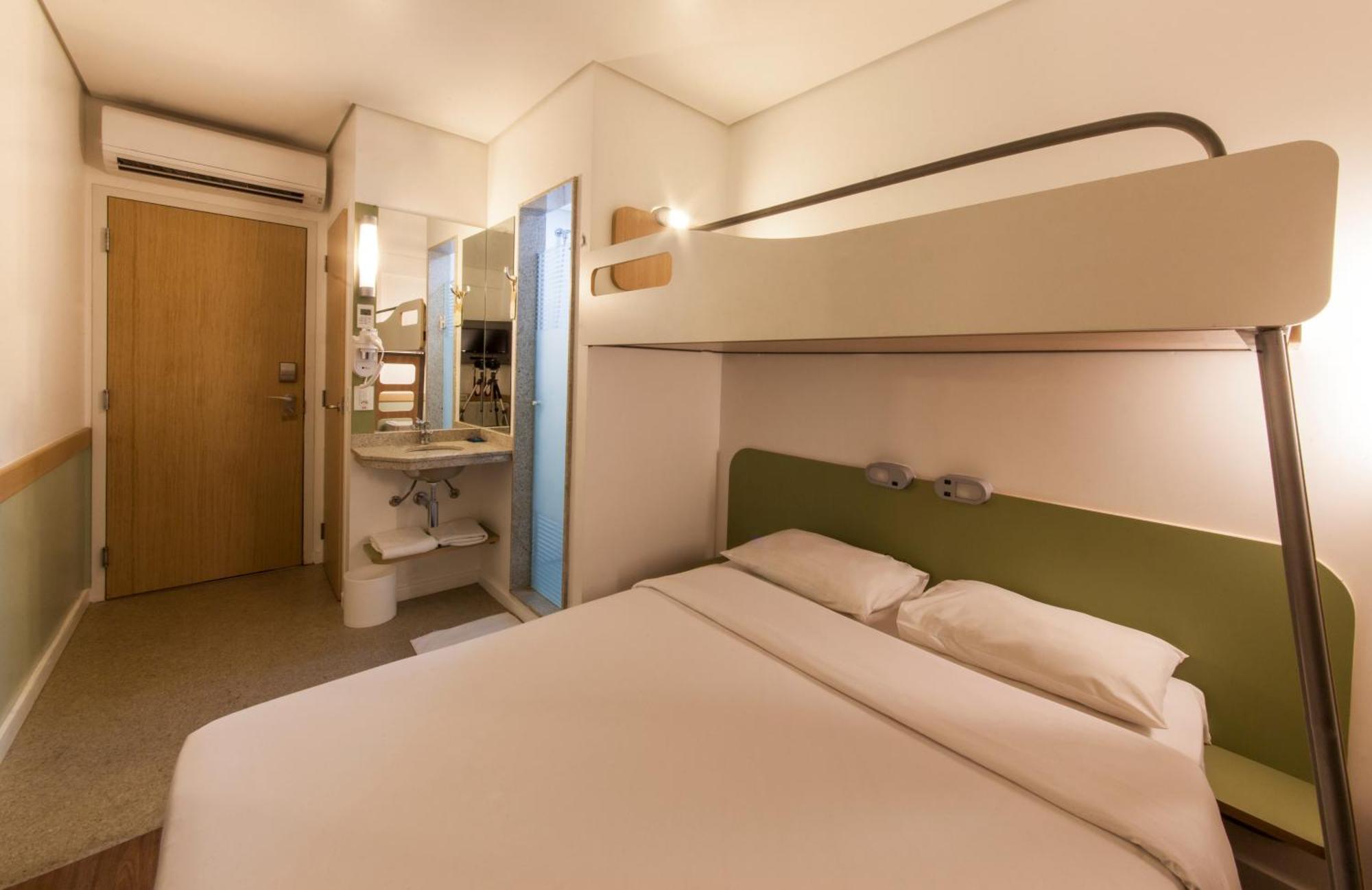 Standard Room Double Bed Foldaway Bed