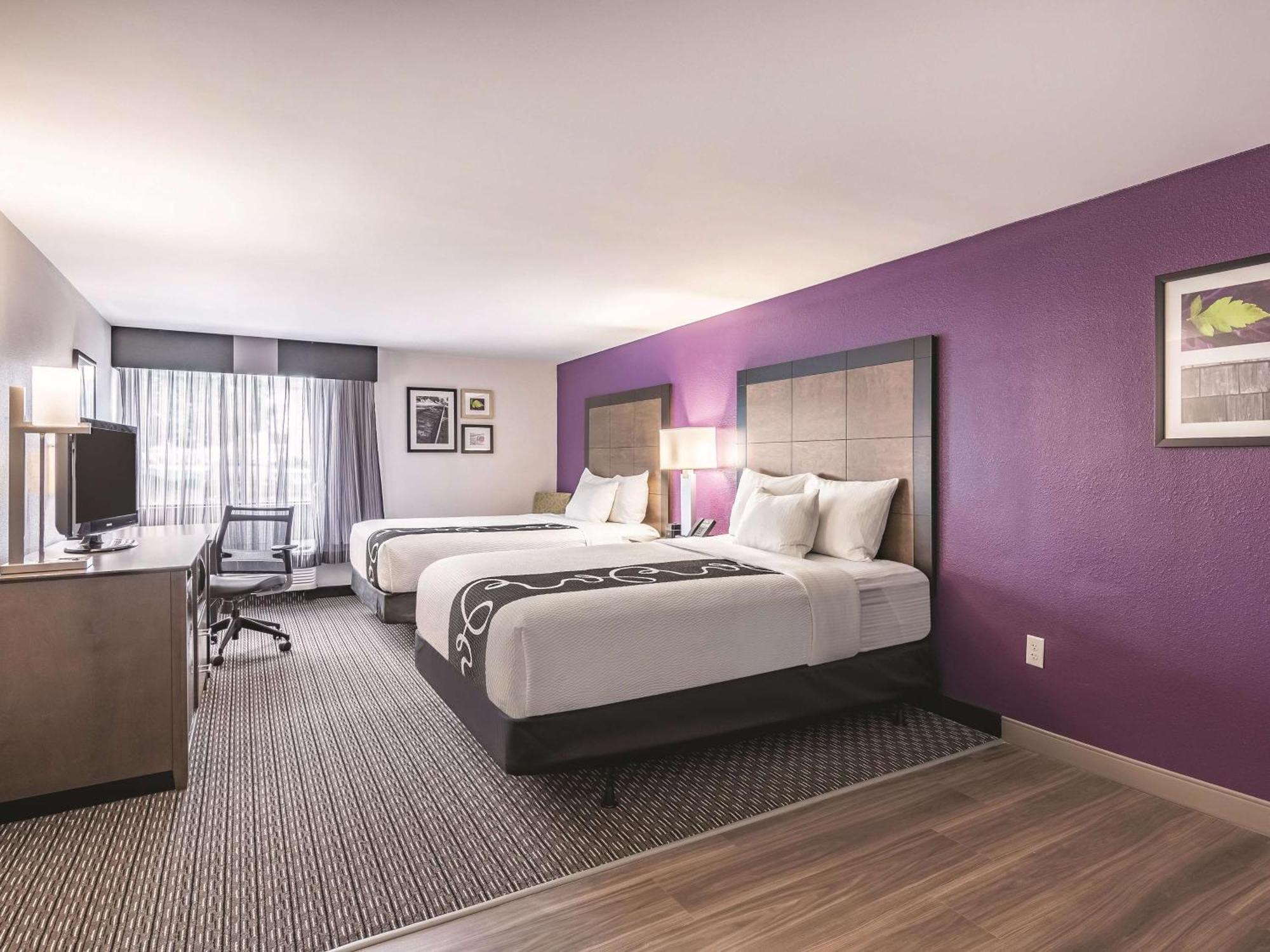 Queen Room Two Queen Beds Mobility Access or Non-Smoking