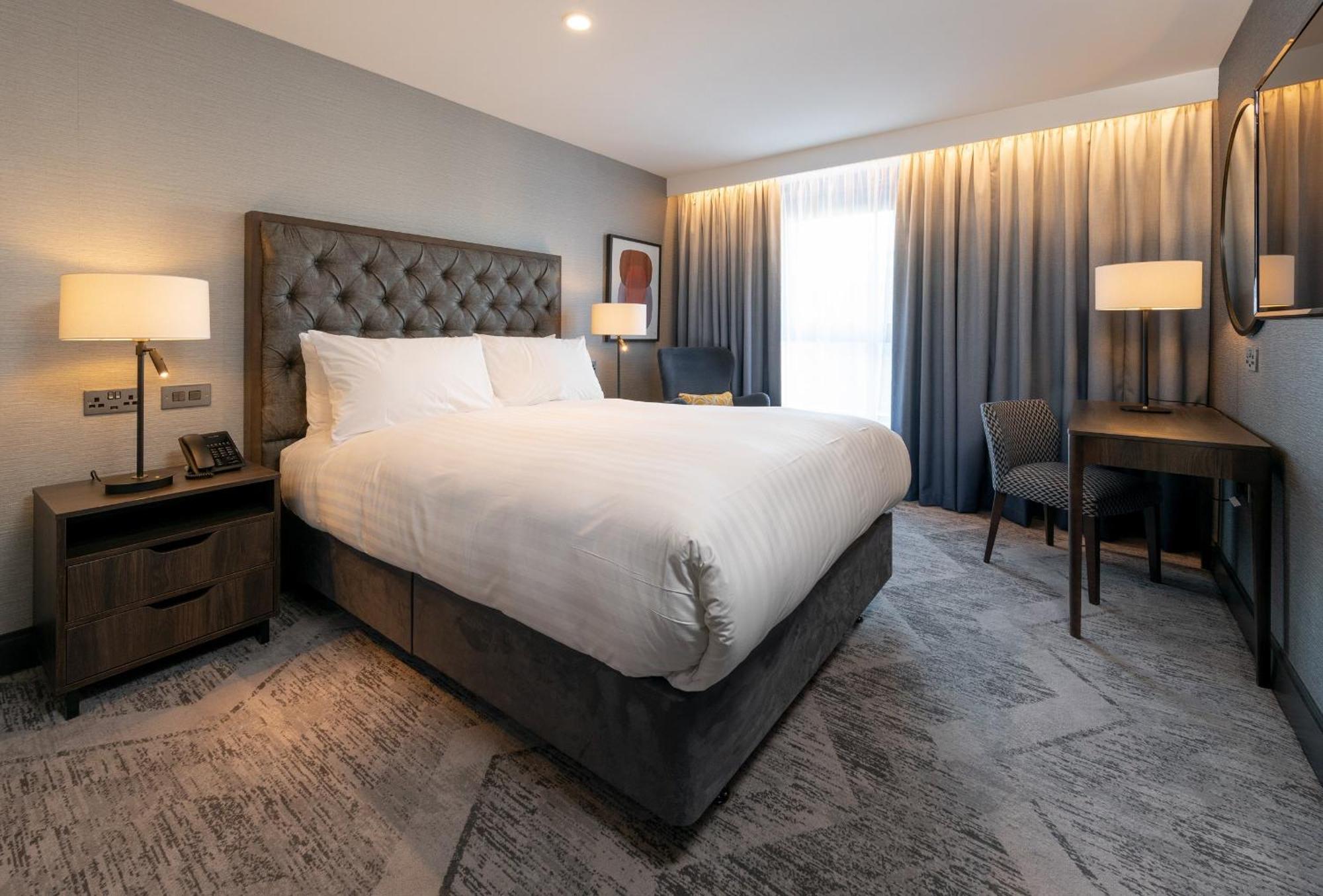 Standard Queen Room