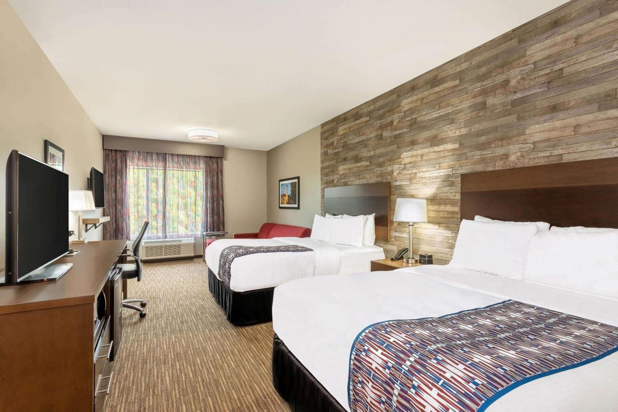 Queen Room with Two Queen Beds - Non-Smoking