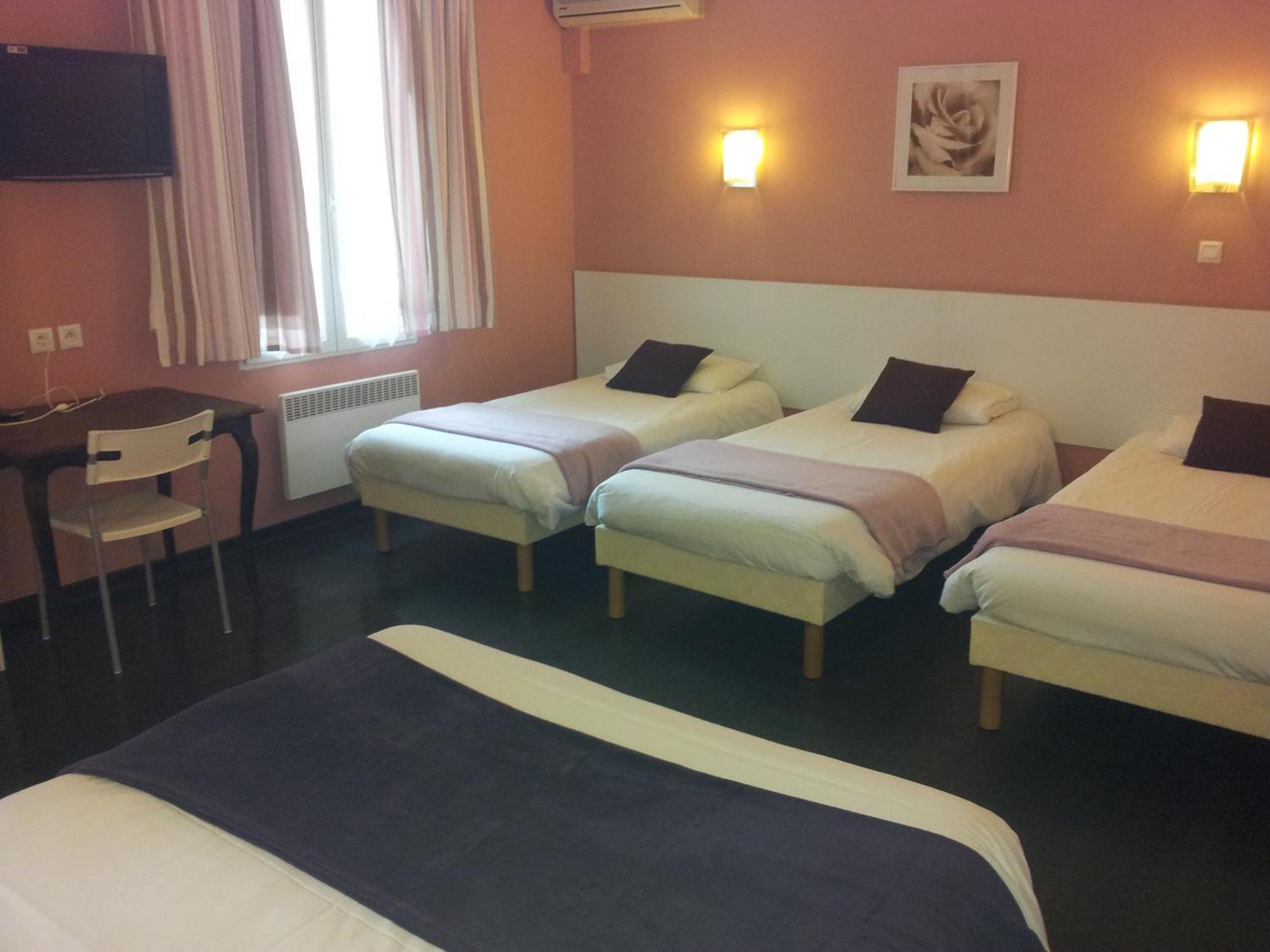Quintuple Room