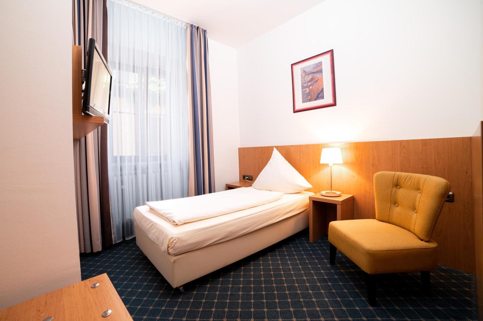 Standard Single Room,1600557224:JPEG