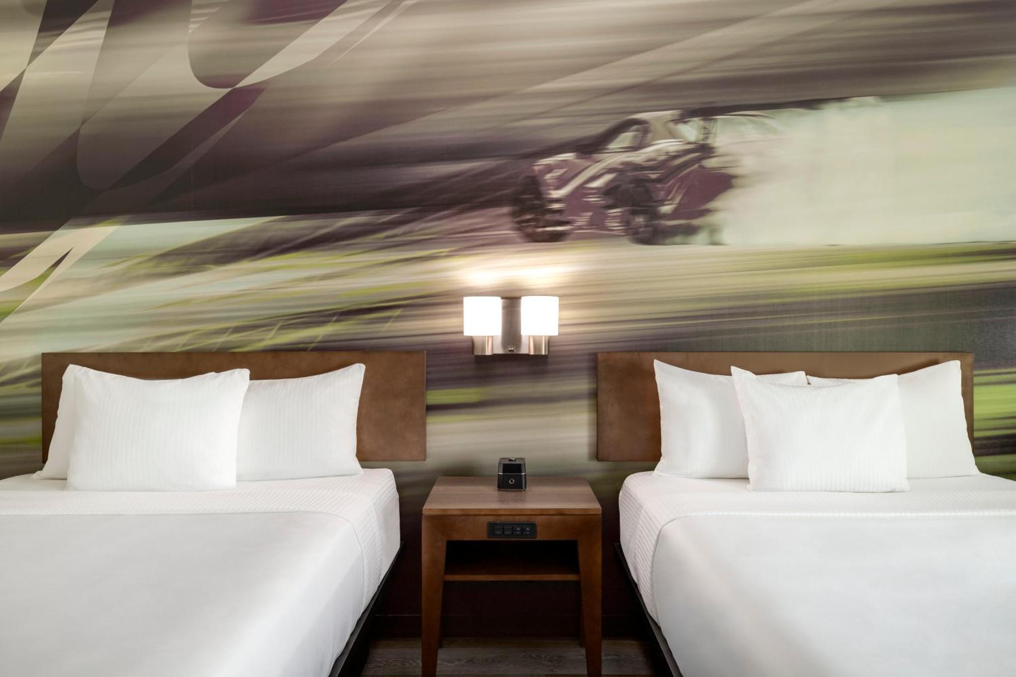 Business Queen Room with Two Queen Beds - Non-Smoking