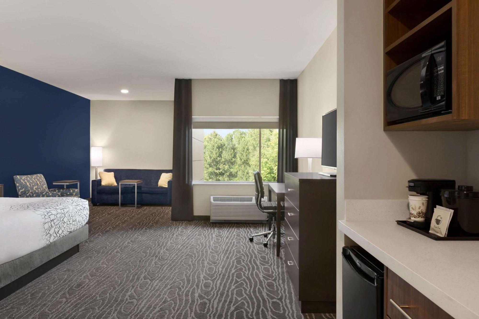 Executive King Room Sofa Bed