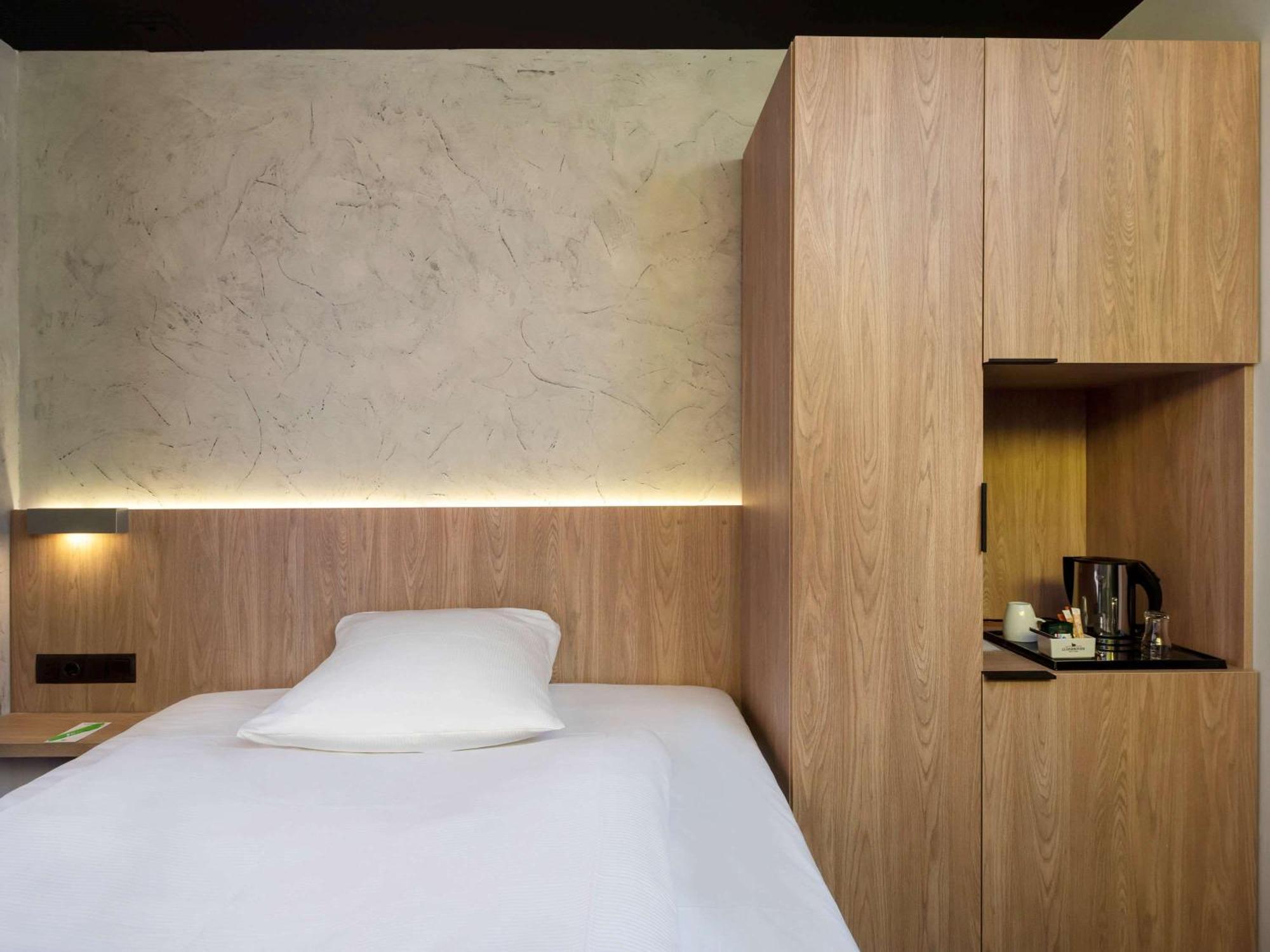 Standard Single Room,957462616:JPEG