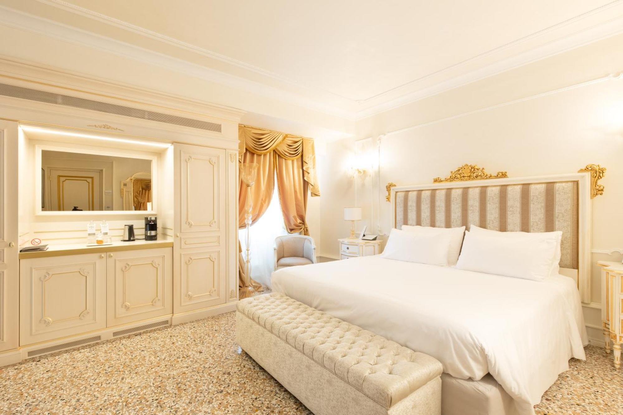 Superior Double Room,1285289149:JPEG