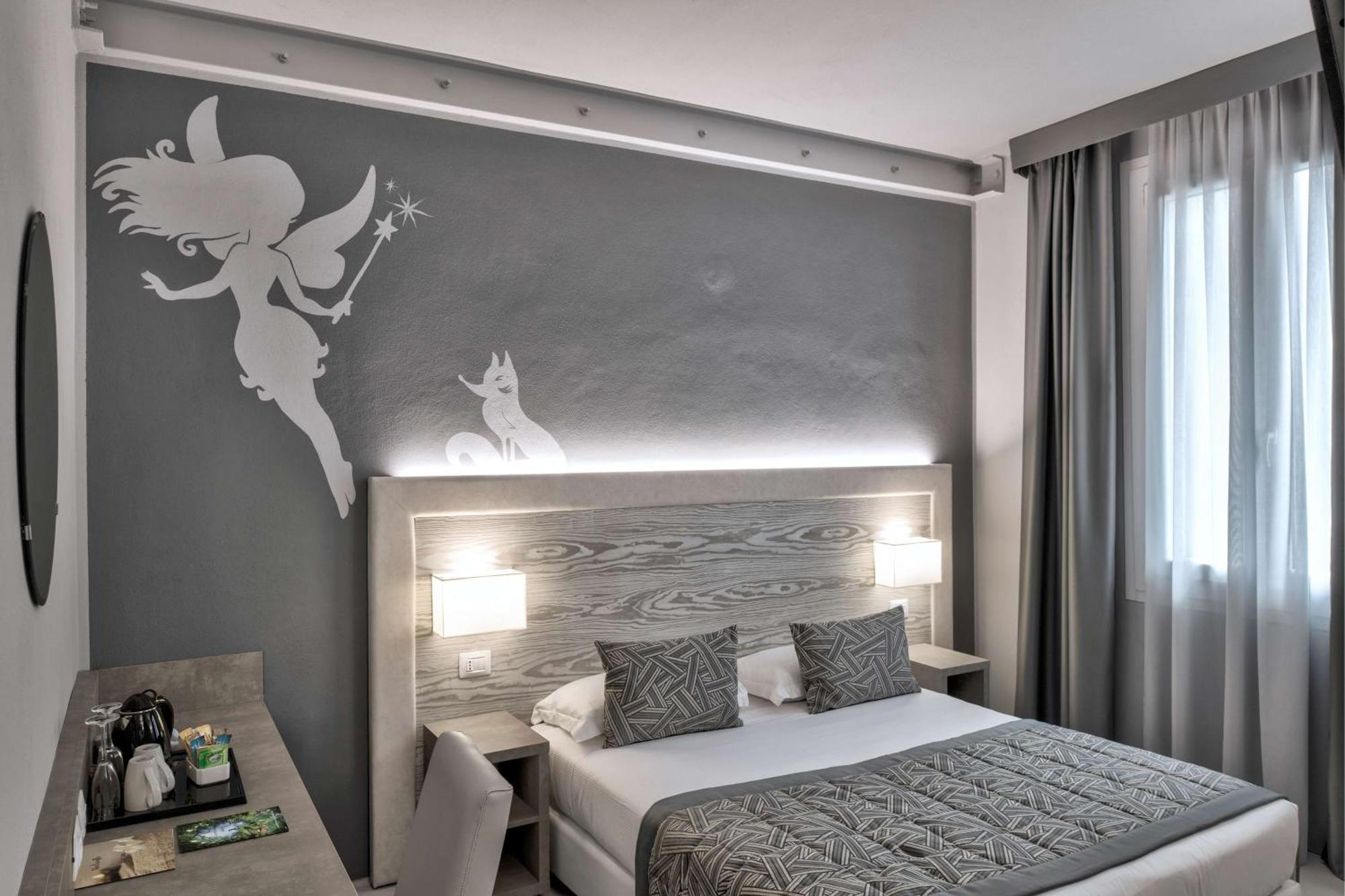Standard Queen Room