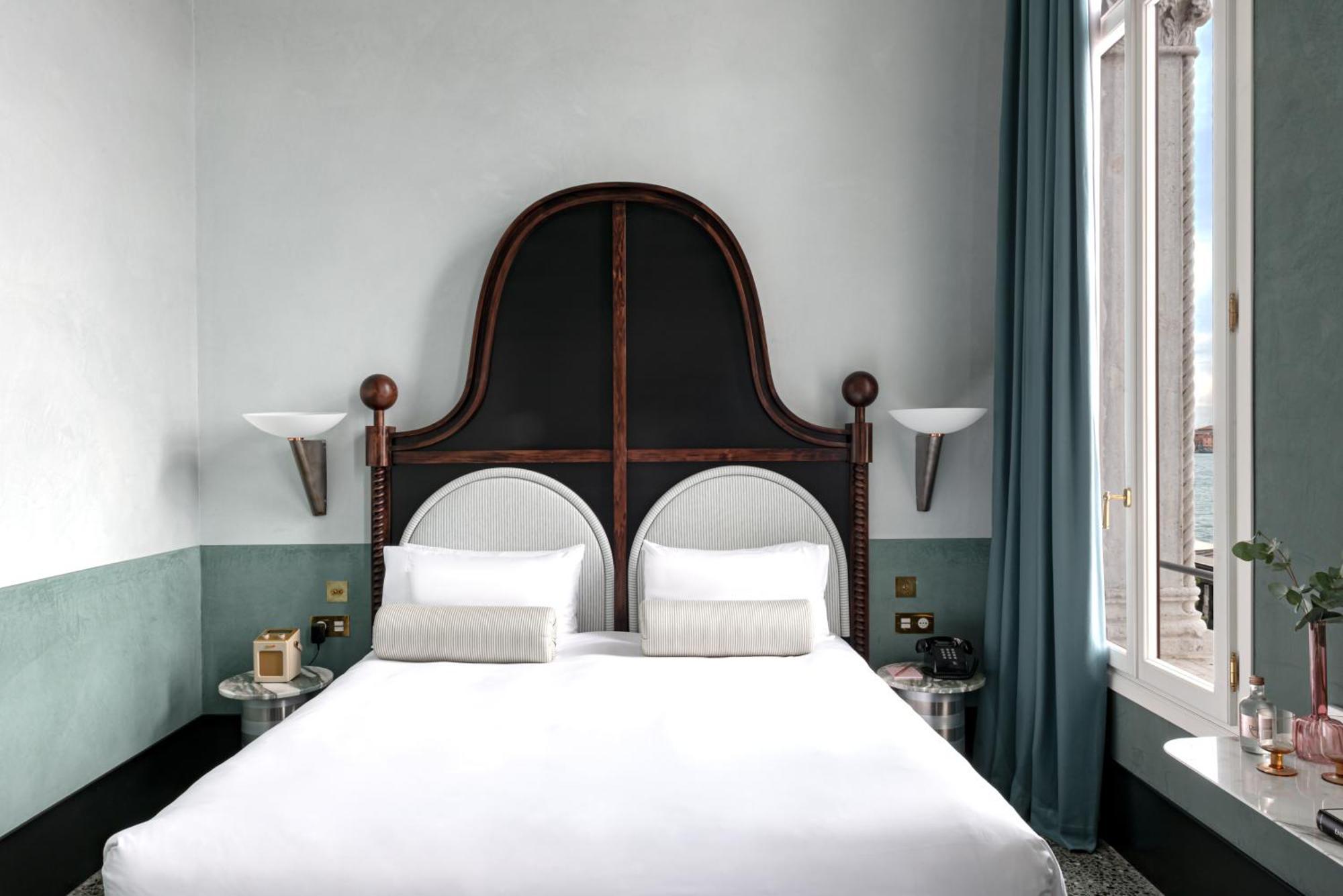 Deluxe Double Room Canal View