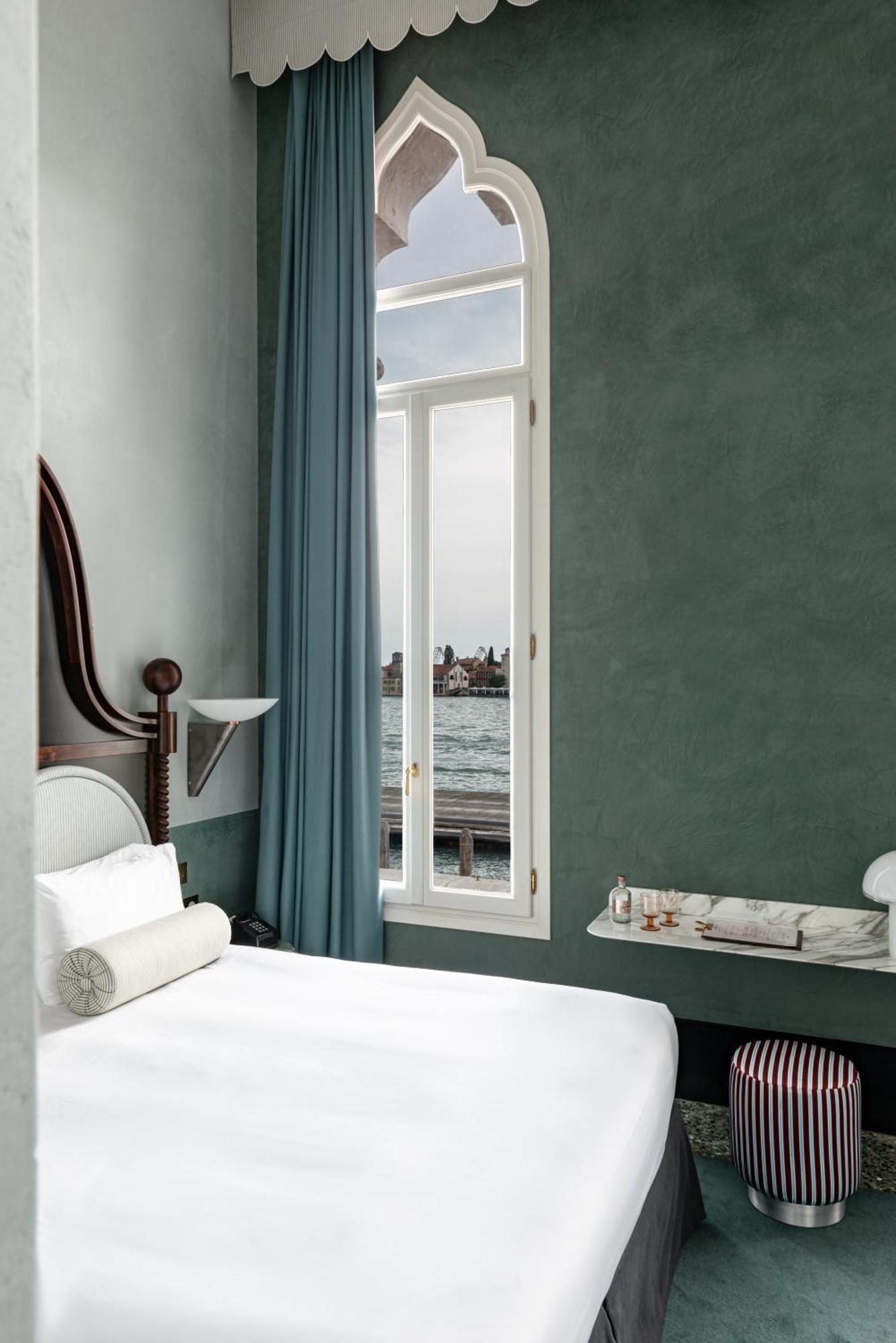 Deluxe Double Room Canal View