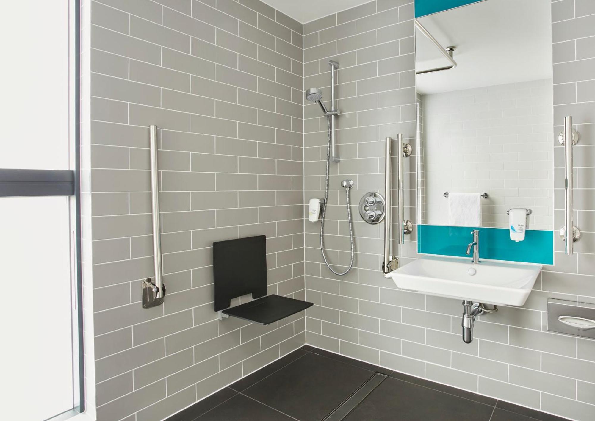 Standard Queen Room Roll Shower Mobility Access
