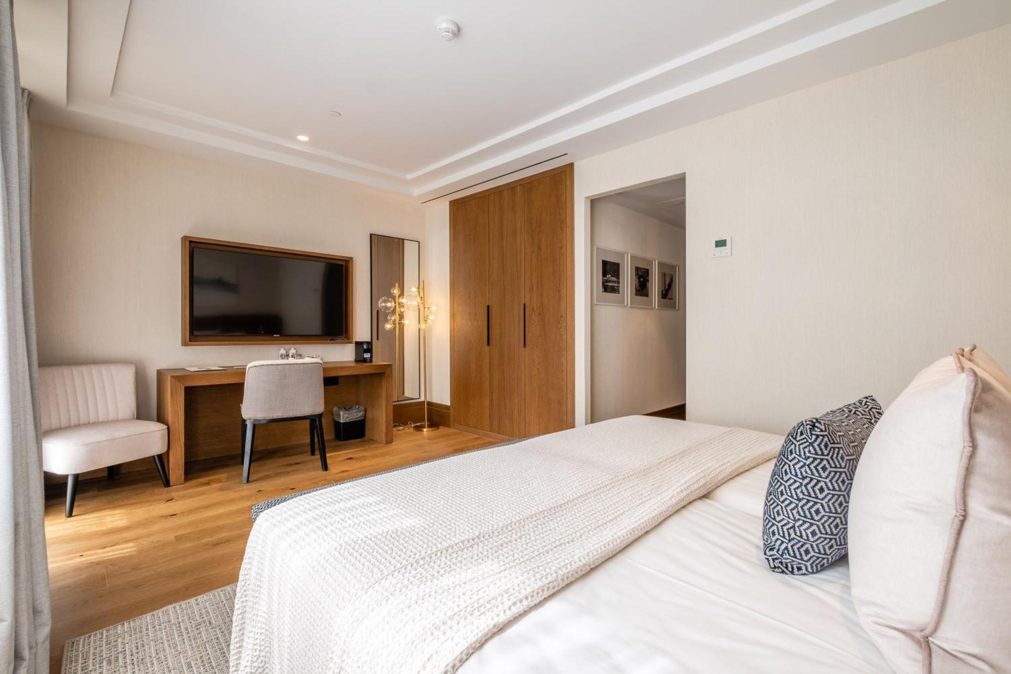 Double Room No View