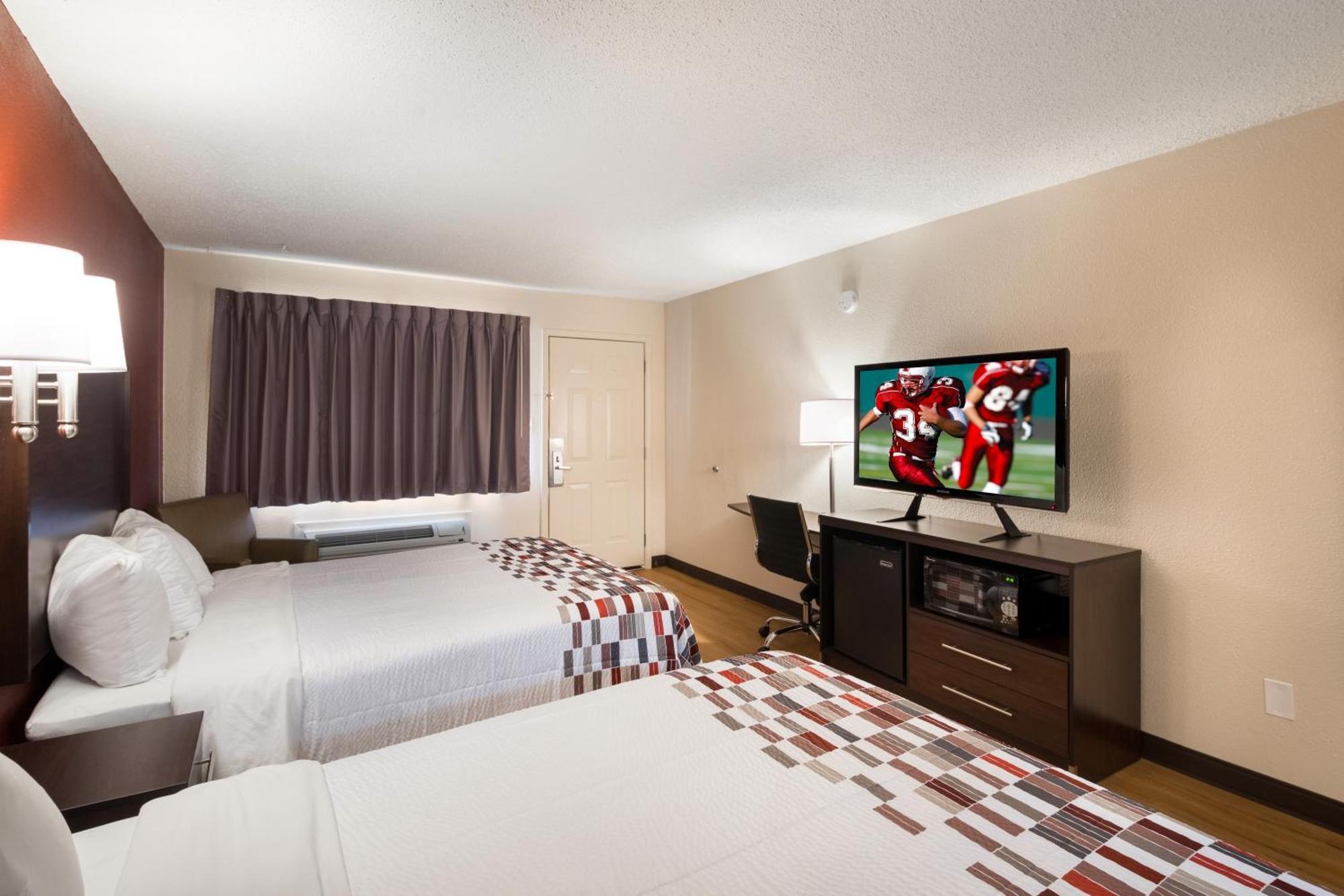 Deluxe Queen Room with Two Queen Beds - Disability Access / Non-Smoking