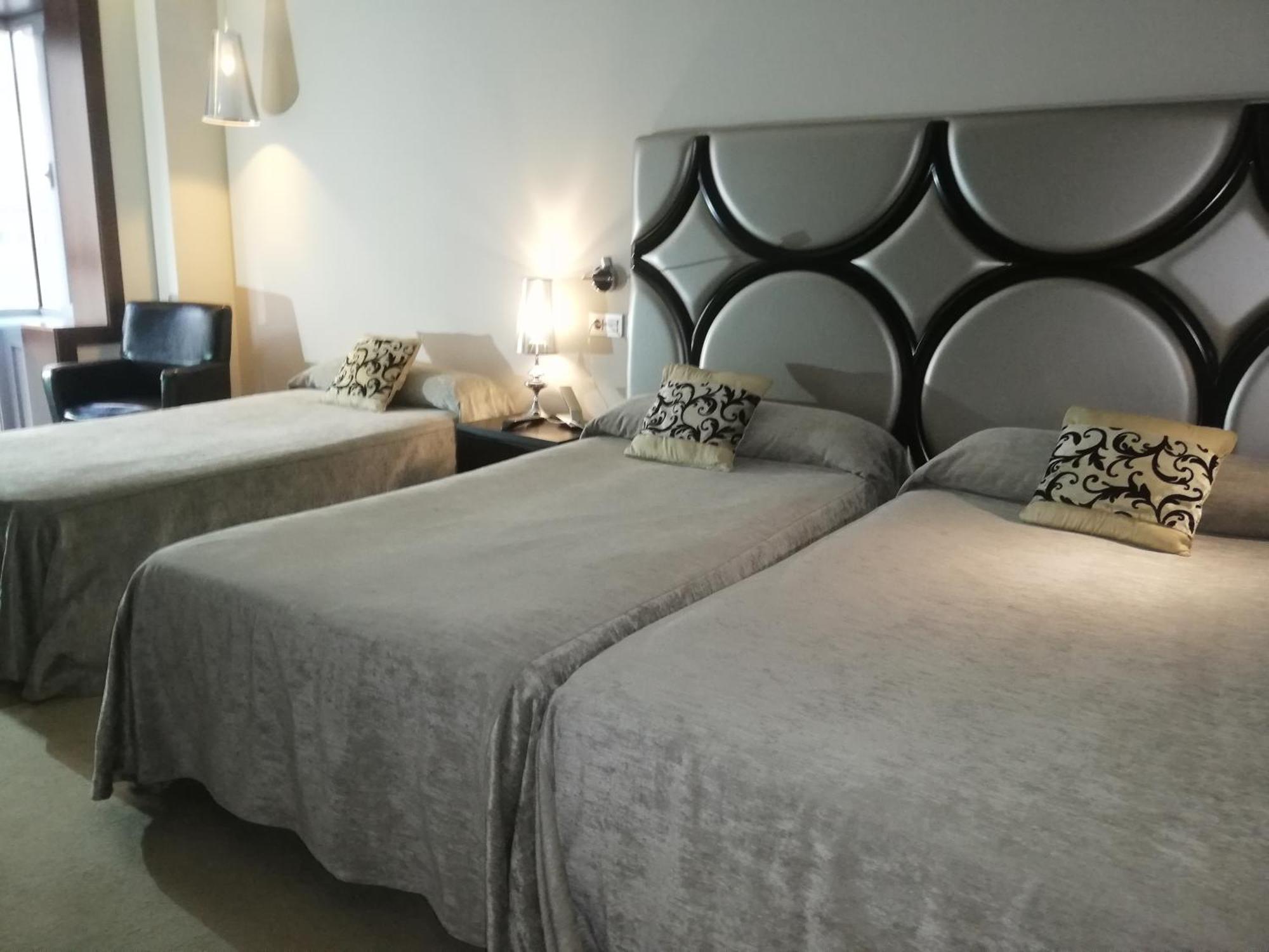 Double Room with Extra Bed ( 2 Adults + 1 Child),1285917385:JPEG