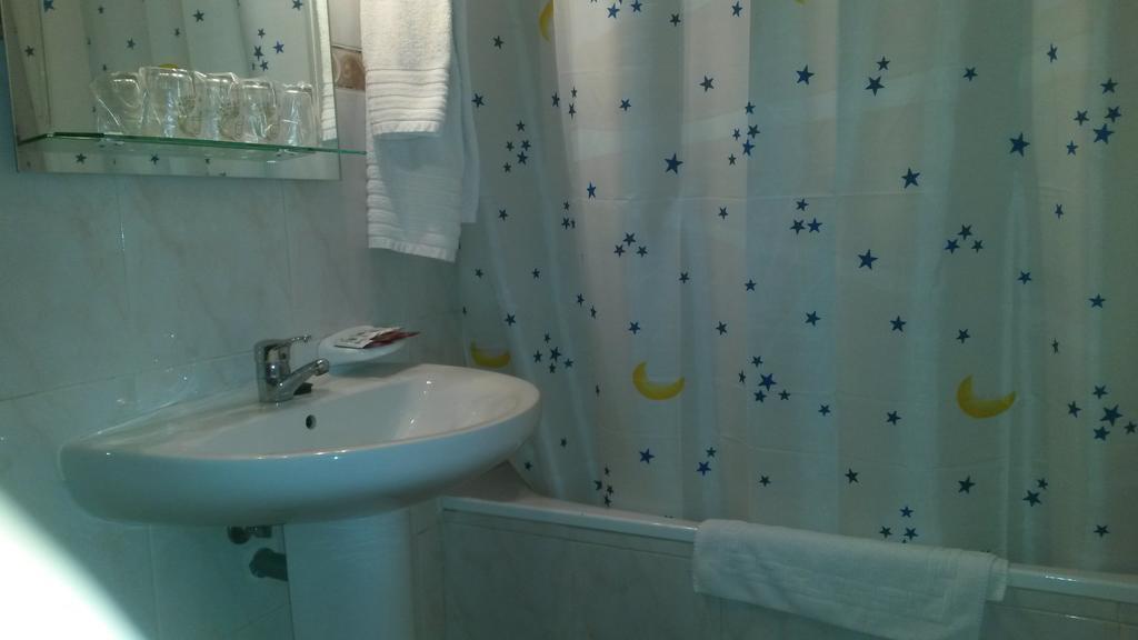 Twin Room,132763635:JPEG