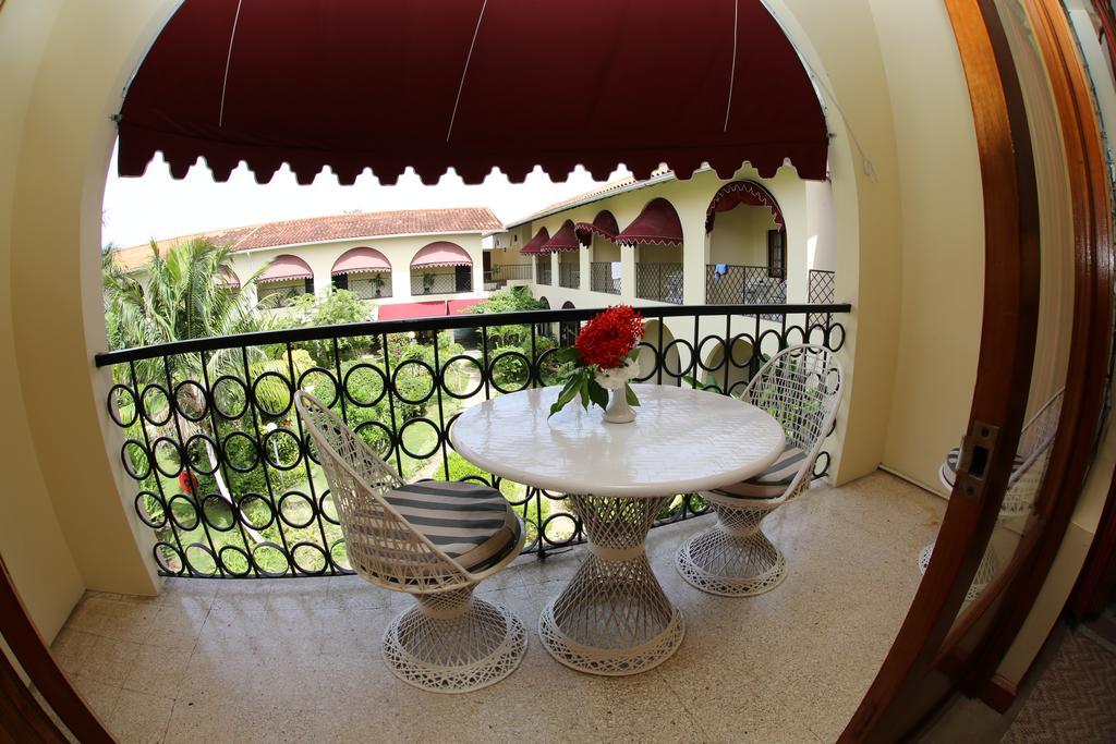 Family Room Garden View