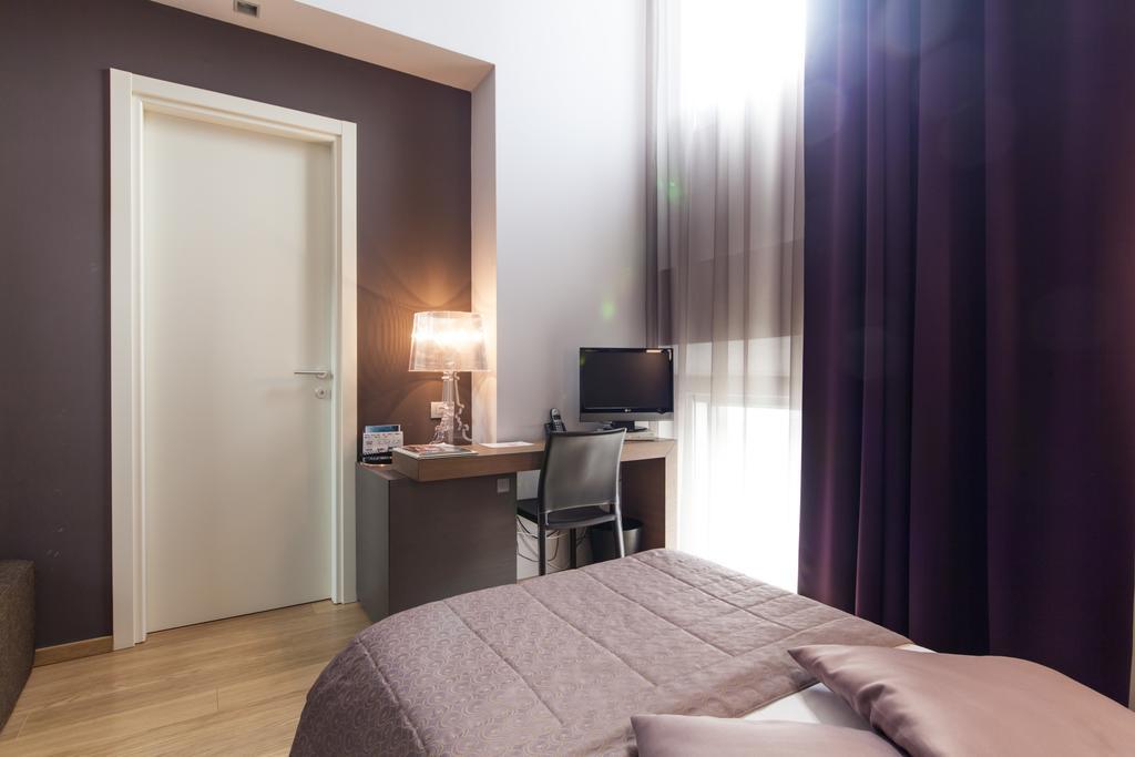 Superior Single Room,945307396:JPEG