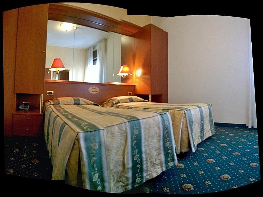 Single Room,248229605:JPEG