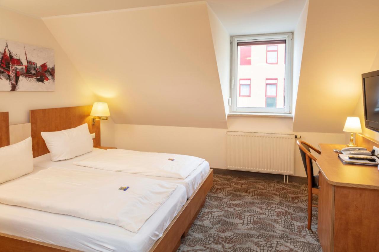 Double Room Car