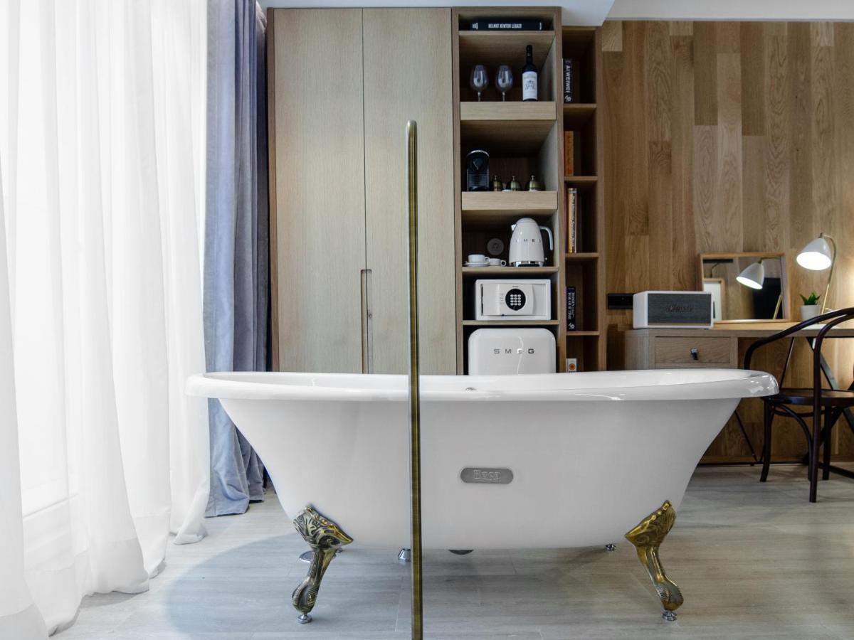 Contemporary Junior Suite