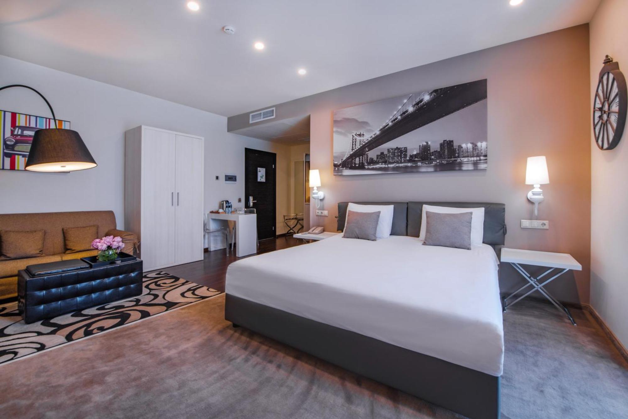 Deluxe King Room