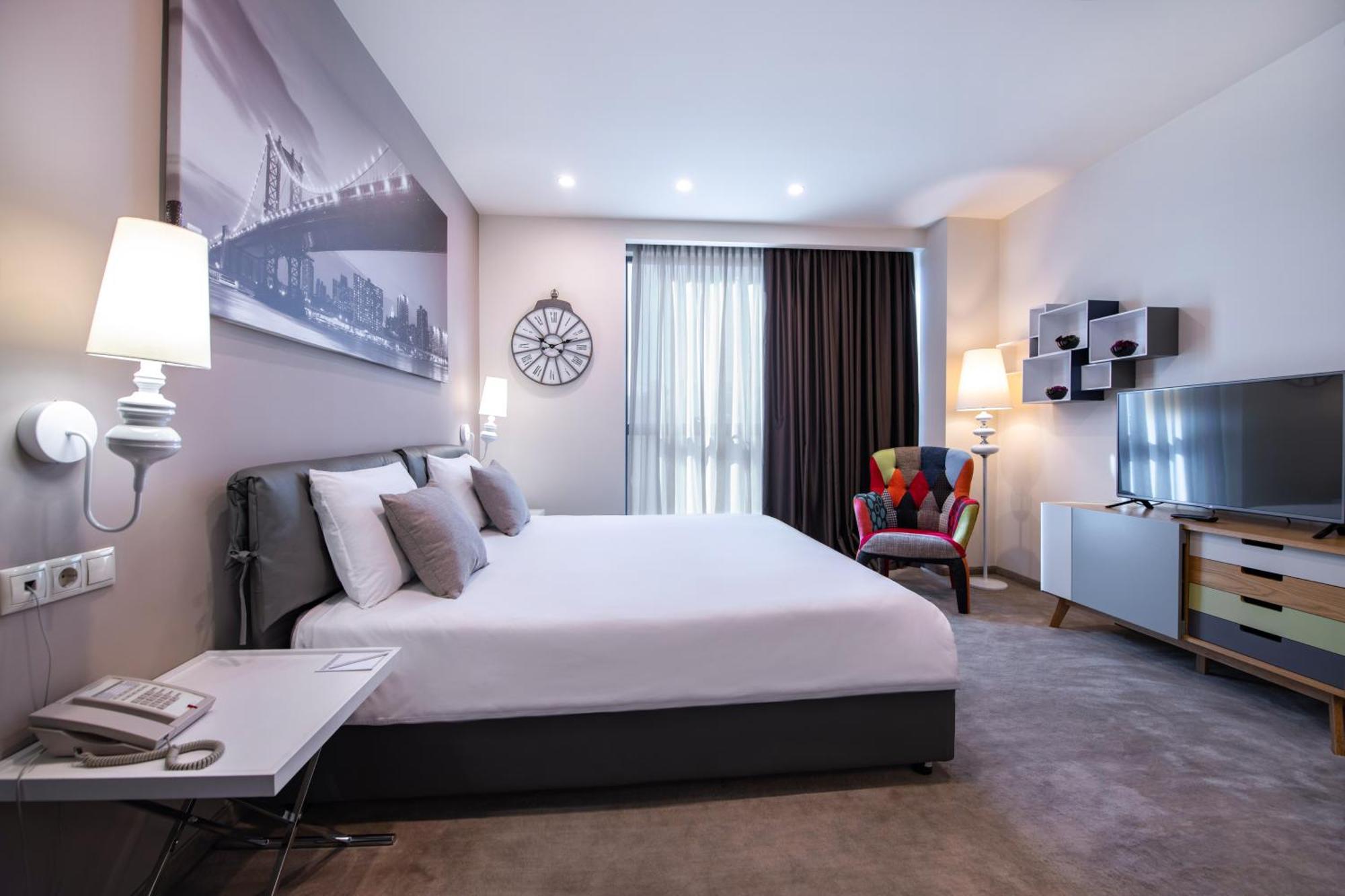 Deluxe King Room