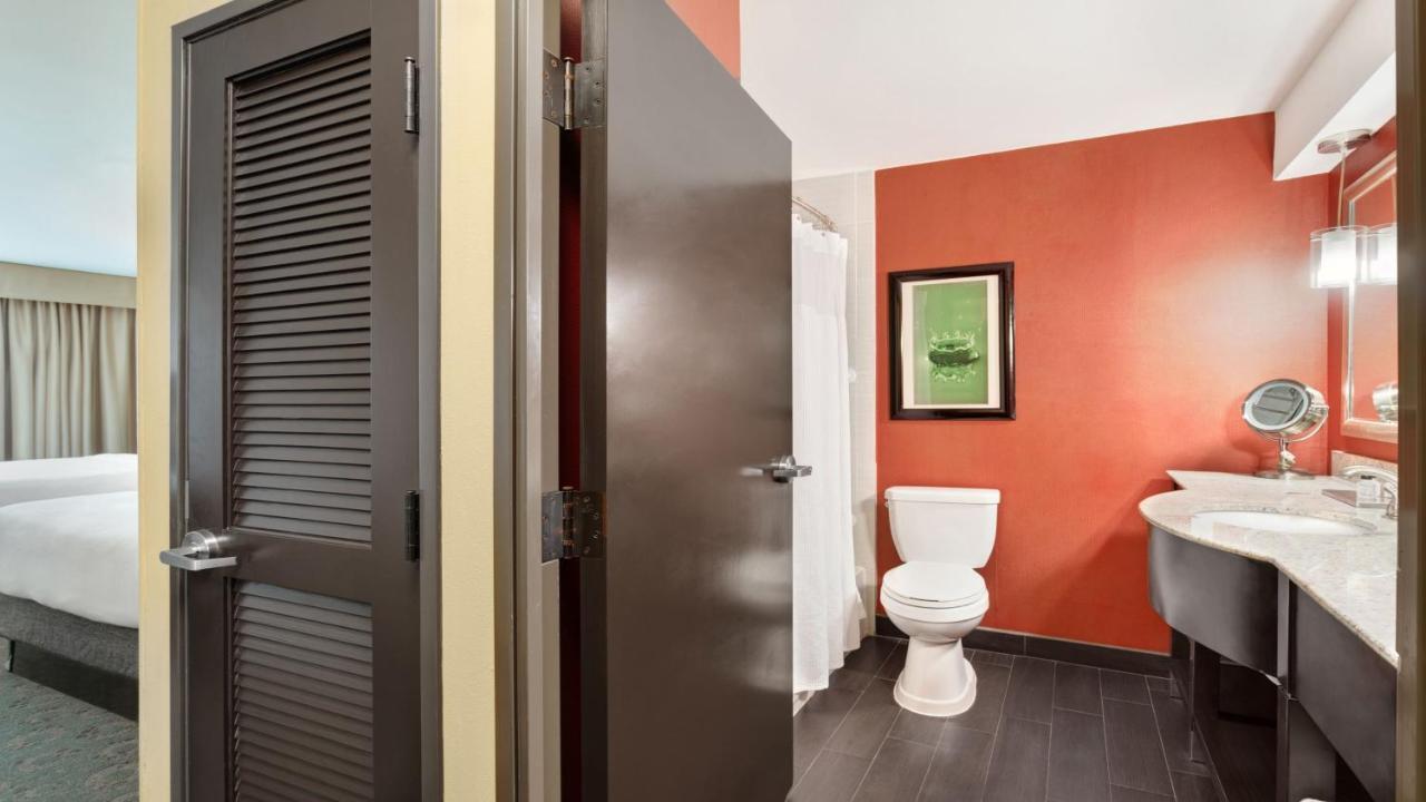 Two-Bedroom Suite,1278811327:JPEG
