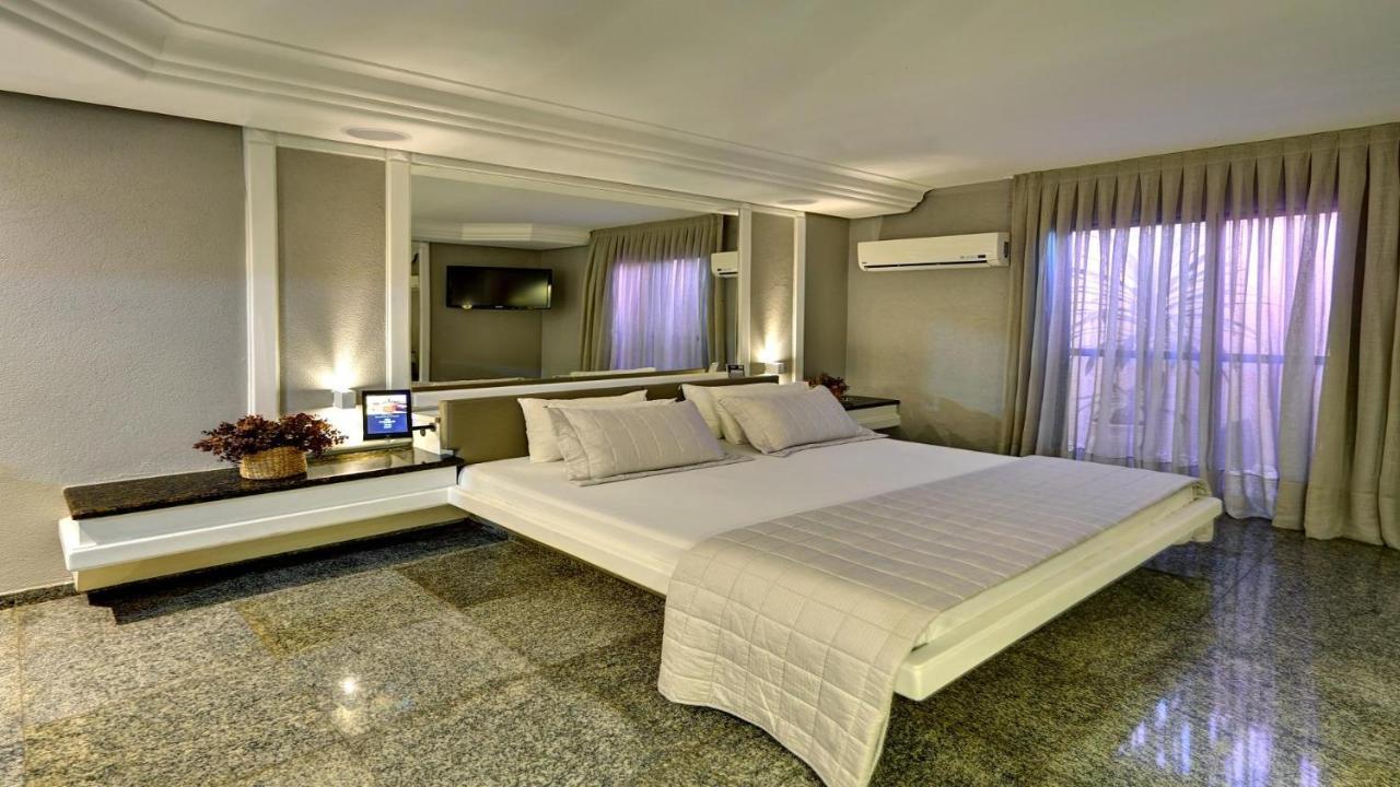 Deluxe Suite Spa Bath