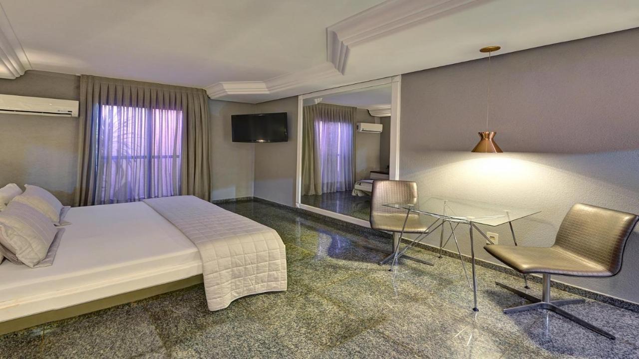 Deluxe Suite Spa Bath