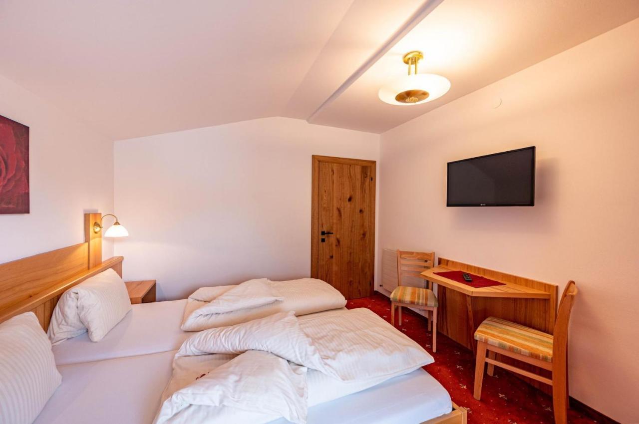 Comfort Two-Bedroom Apartment Balcony