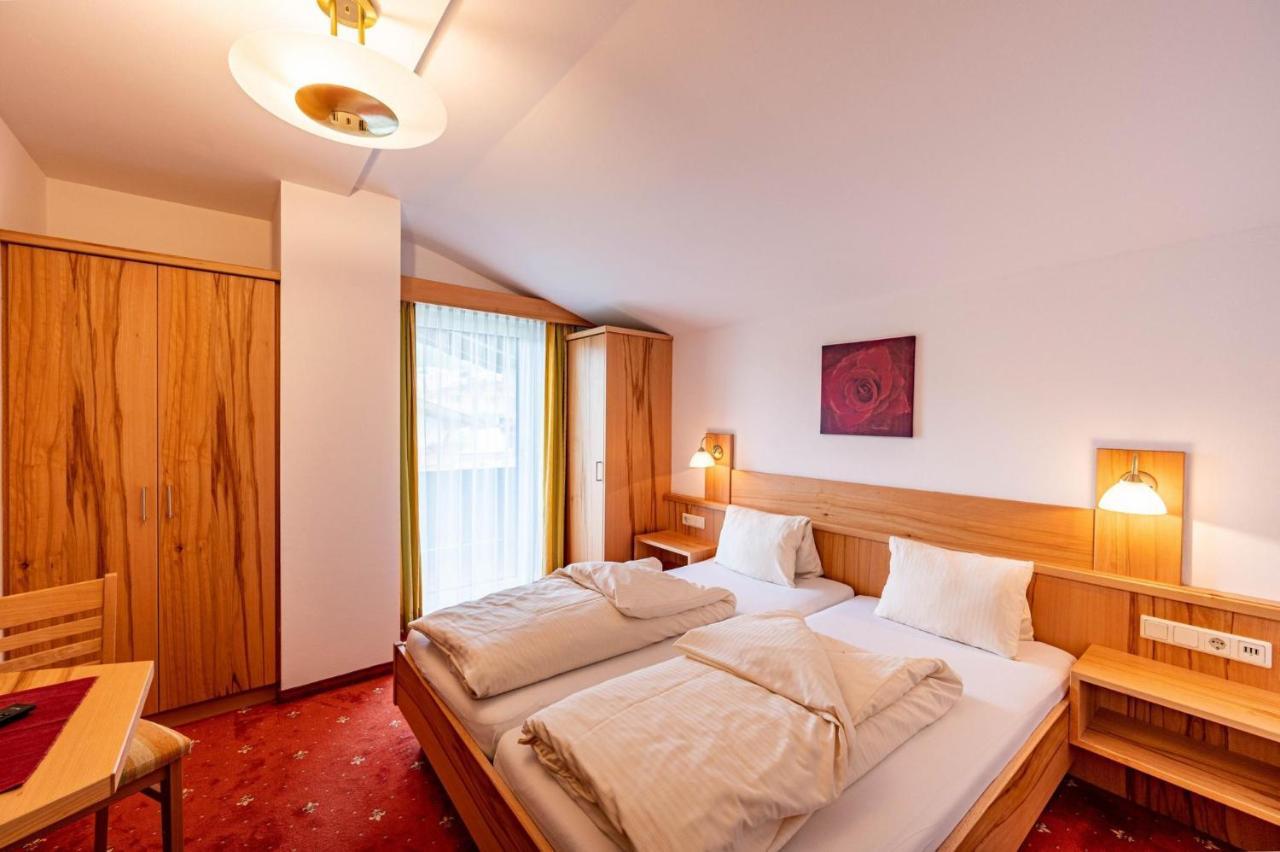 Comfort Two-Bedroom Apartment Balcony,57745021: