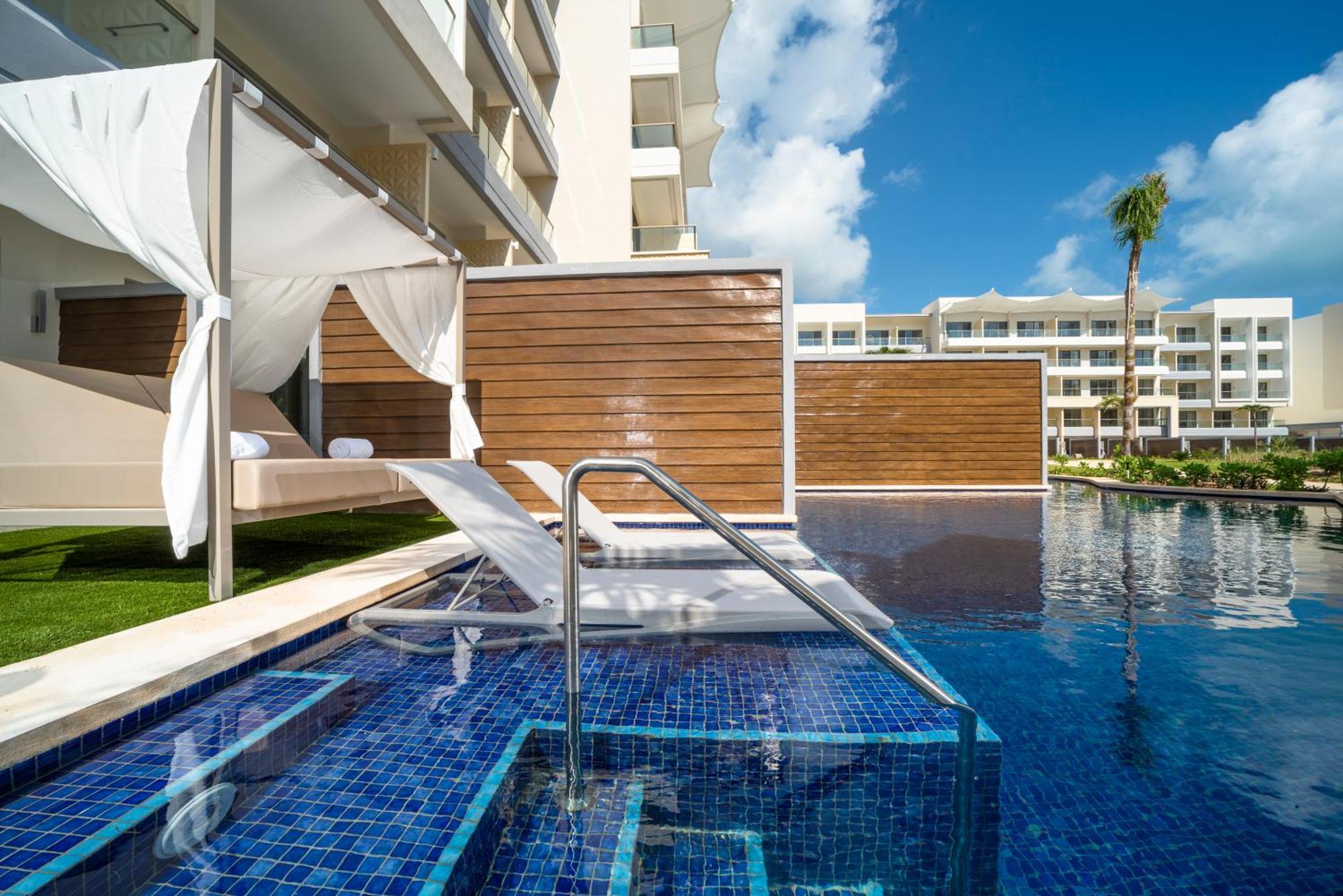 Junior Suite Swim Out