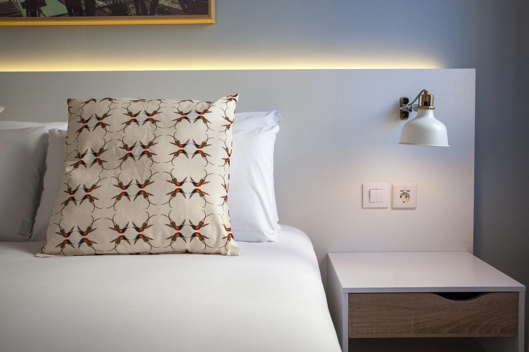 Two-Bedroom Apartment,1287401599:JPEG