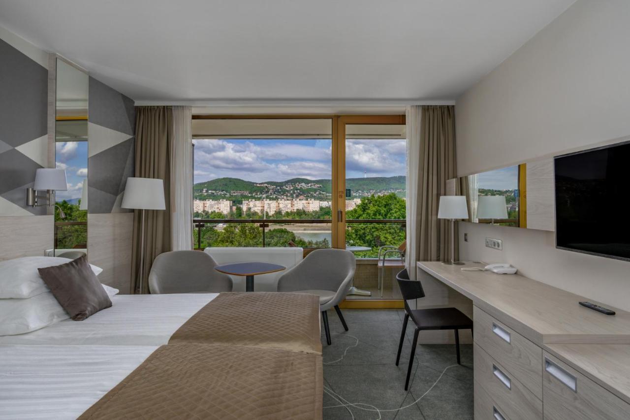 Premium Twin Room Wellness Fitness Access