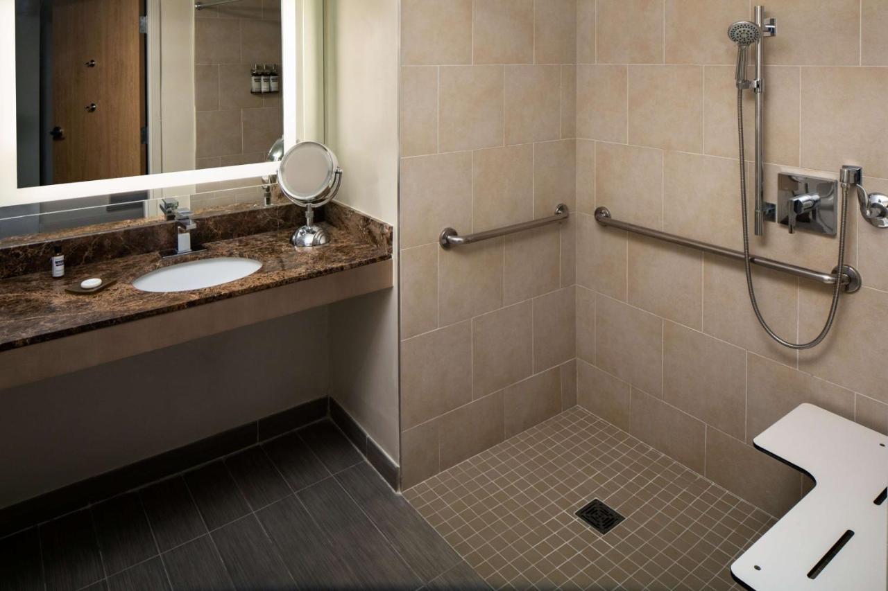King Room Accessible Shower Disability Access,1439838211:JPEG