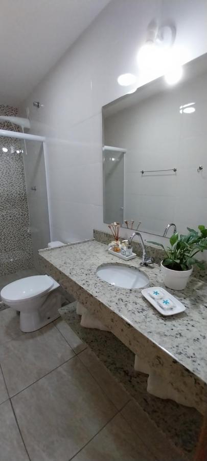 Quarto Triplo com Banheiro Privativo