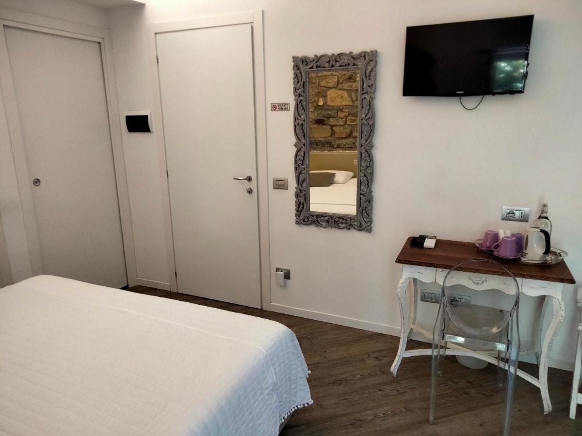 Double or Twin Room Private Bathroom
