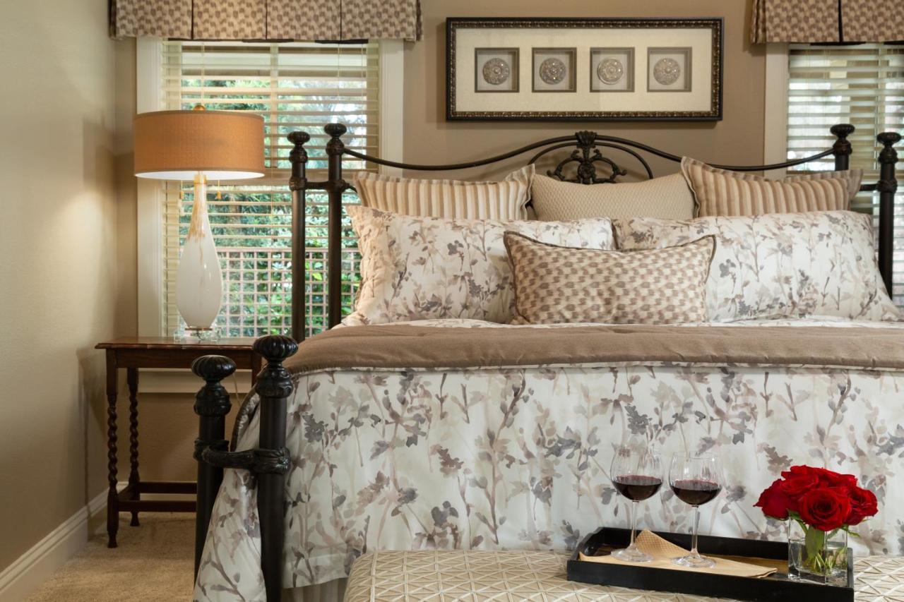 Guest House King Bed