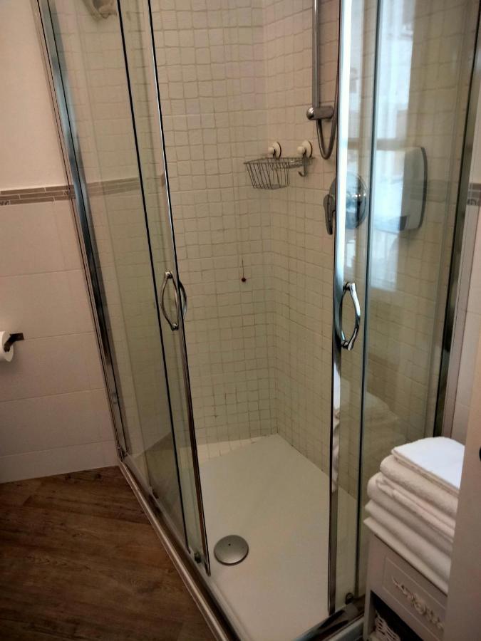 Large Double Room Private Bathroom