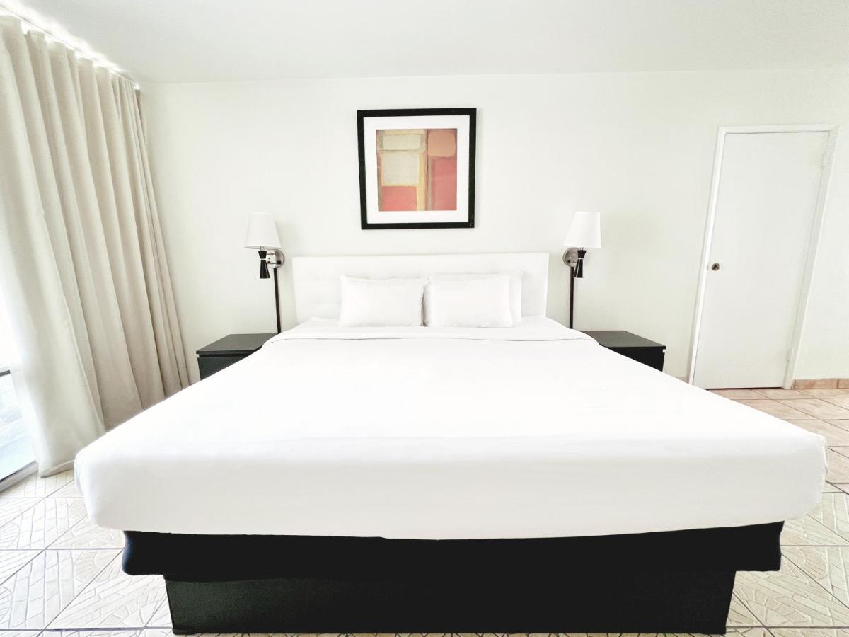 Studio King bed