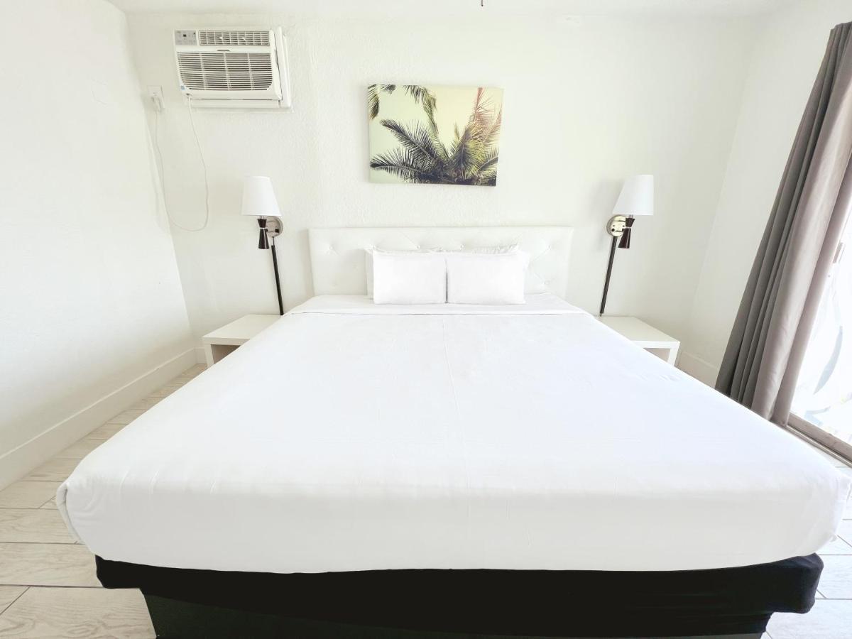 Deluxe Studio King Bed